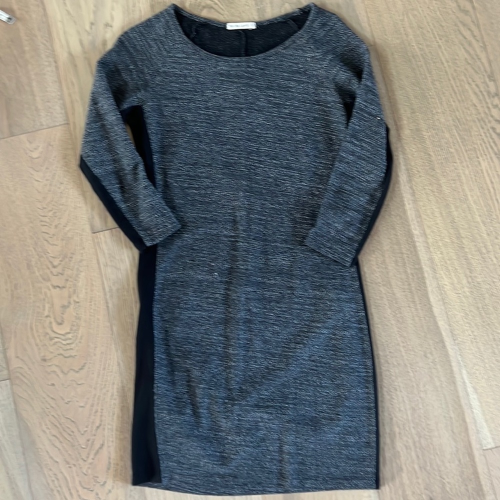 Marine layer knit tweed dress, 3/4 length sleeve. Slimming side panels. Small.